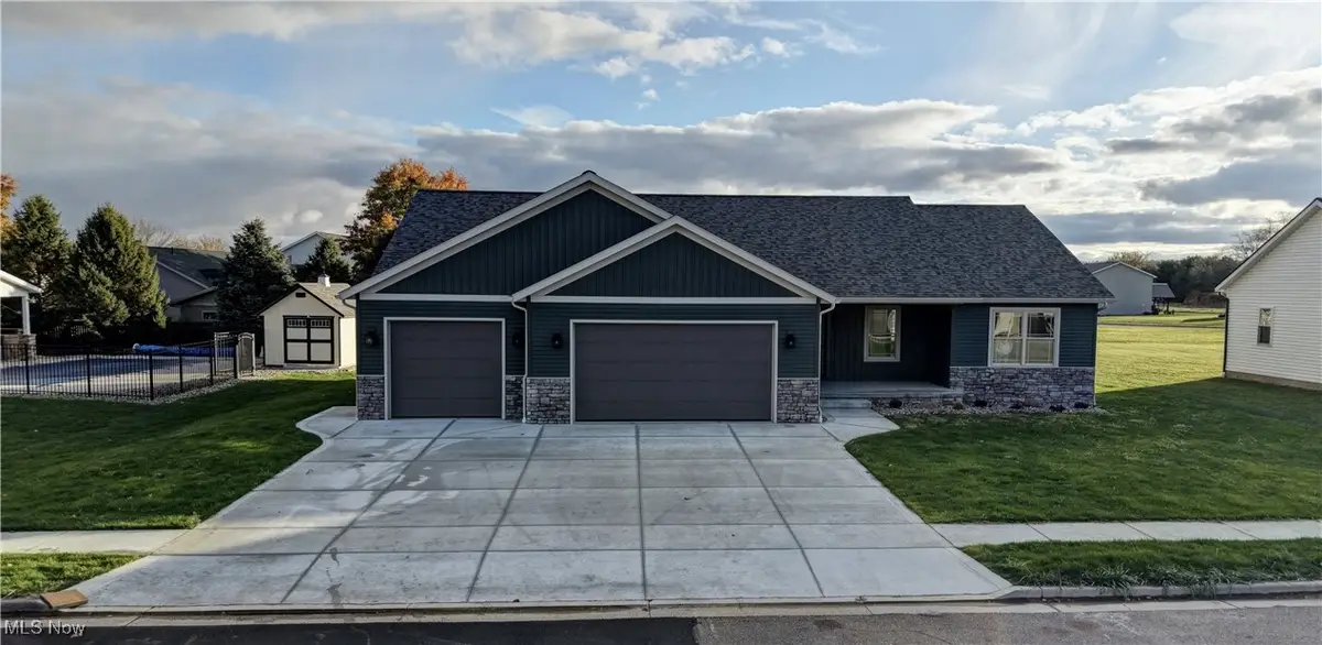 913 Zerelda Nw Street, Strasburg, OH 44680 - Image #1