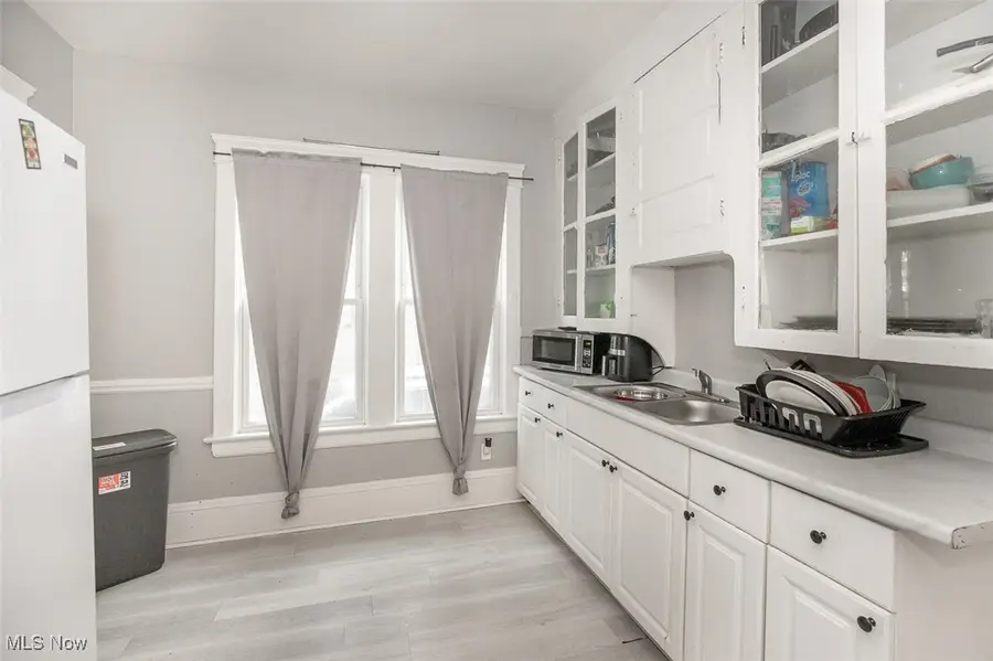 10322 Parkgate Avenue, Cleveland, OH 44108 - Image #2