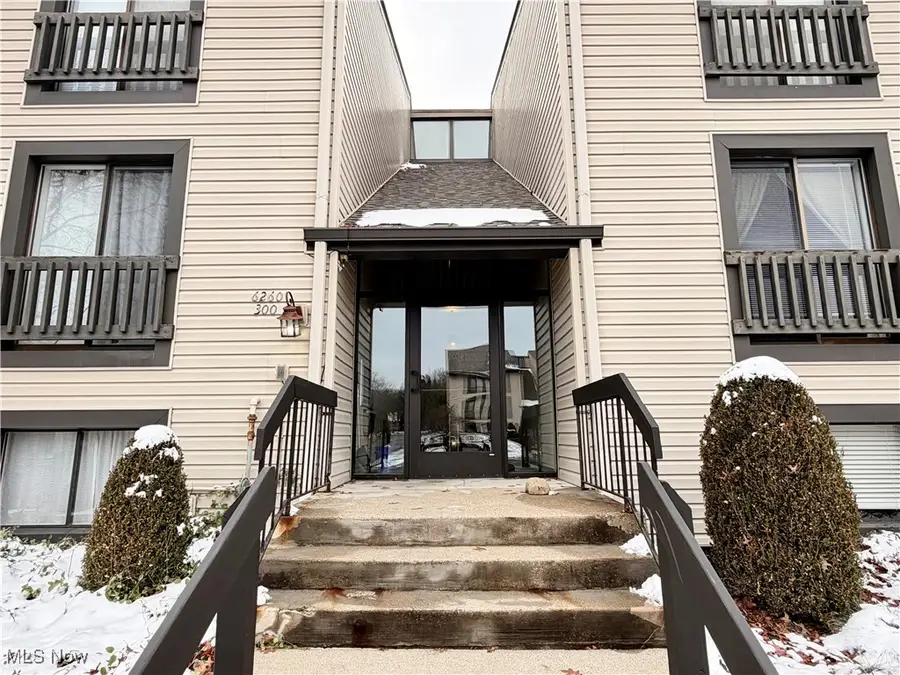 6260 Greenwood #305, Sagamore Hills, OH 44067 - Image #2