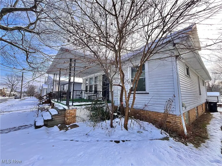 2513 Saratoga Avenue, Cleveland, OH 44109 - Image #2