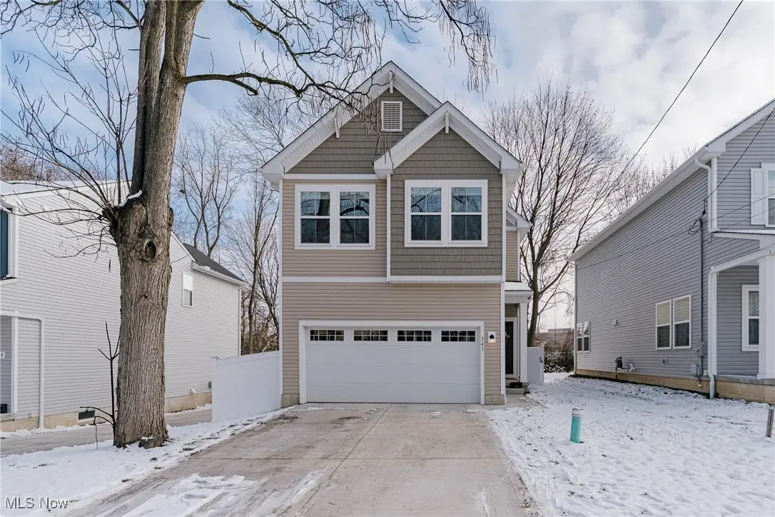 543 Rhodes Avenue, Akron, OH 44307 - Image #1