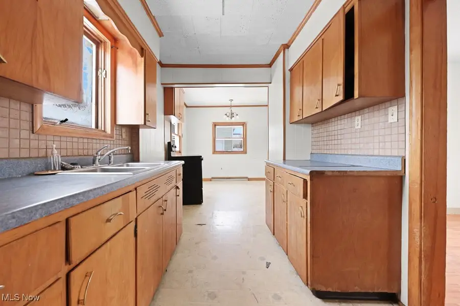 228 W Oxford Street, Alliance, OH 44601 - #3