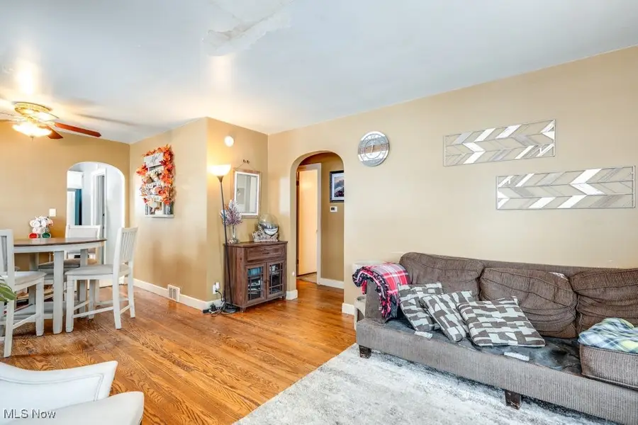 1042 Hartshorn Street, Alliance, OH 44601 - Image #3