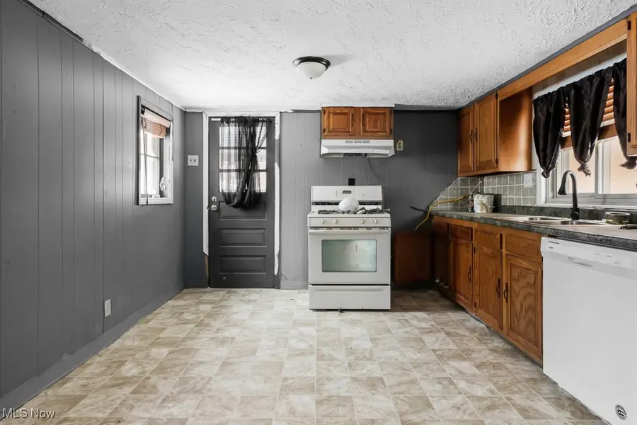 234 Rosenberry Street, Alliance, OH 44601 - #3