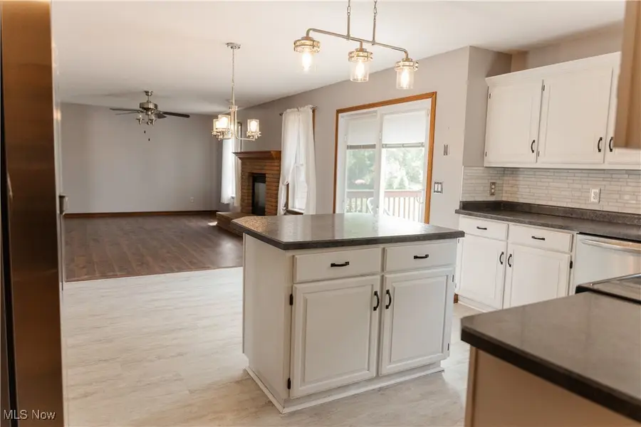 3069 W Castle Nw Circle, Massillon, OH 44647 - Image #3