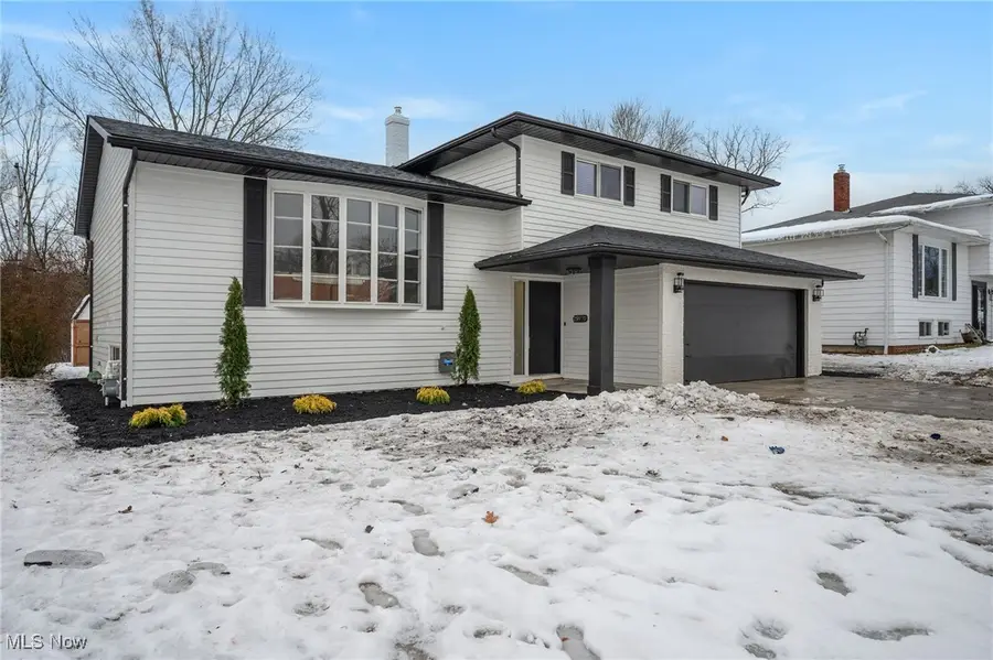 25970 Cambridge Drive, Bedford Heights, OH 44146 - Image #2