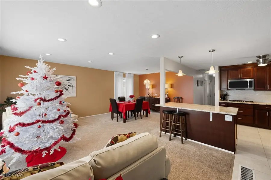 2000 Coventry Drive, Parma, OH 44134 - Image #2