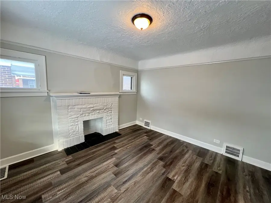 907 Rondel Road, Cleveland, OH 44110 - Image #2