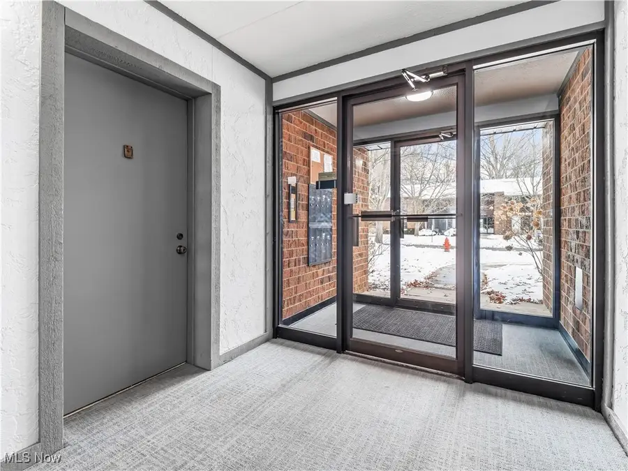 22968 Maple Ridge Road #103, North Olmsted, OH 44070 - Image #3