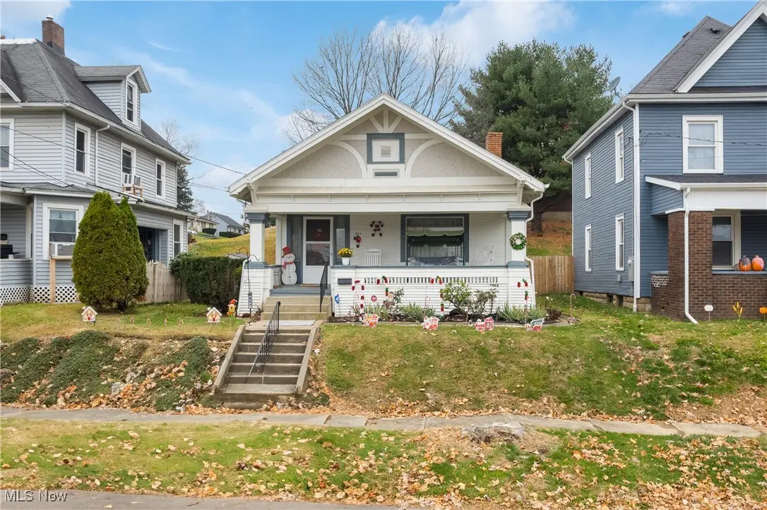 827 9th Sw Street, Massillon, OH 44647 - #1