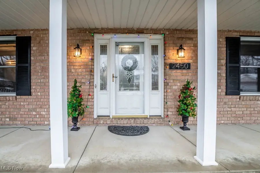 2450 Wildflower Ne Lane, Massillon, OH 44646 - Image #2