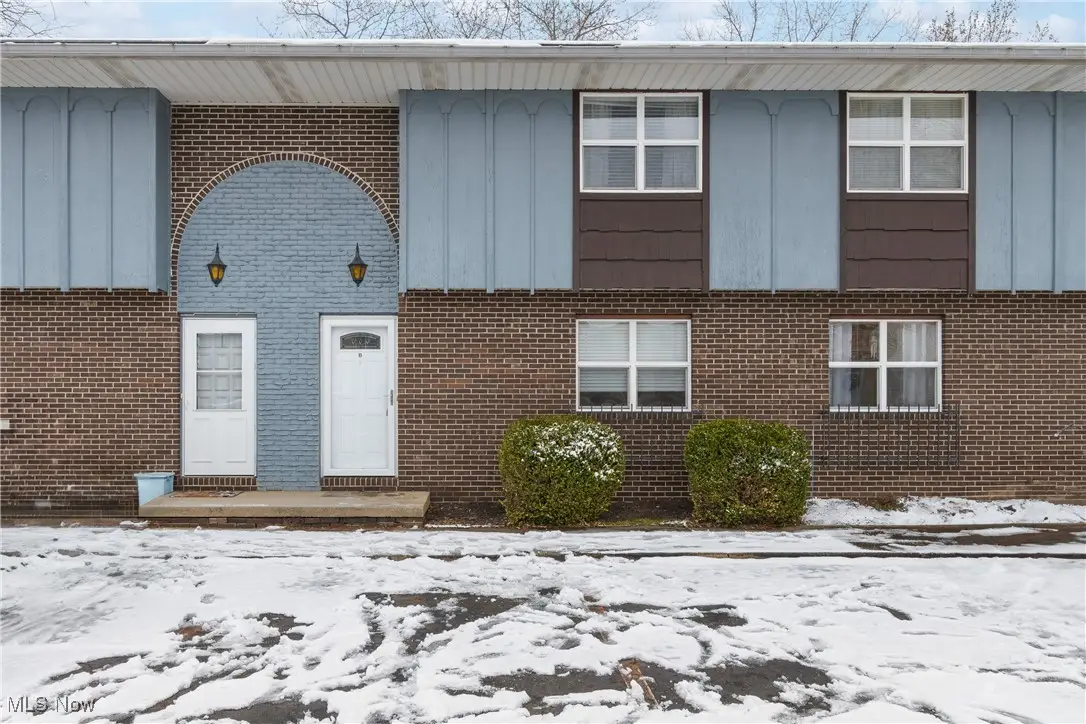 270 Lincoln Sw Street, Hartville, OH 44632 - Image #1