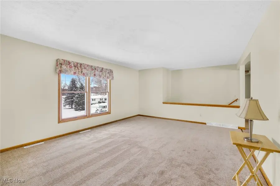 3622 Dotwood Nw Street, North Canton, OH 44720 - Image #2
