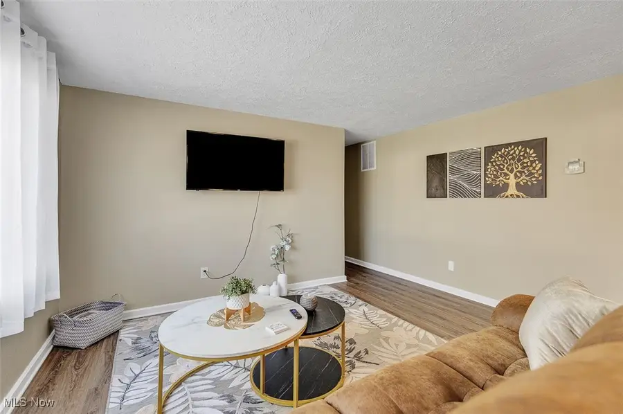 1966 Summers Avenue, Streetsboro, OH 44241 - Image #2