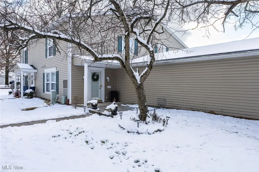 589 Canterbury Lane #B-13, Medina, OH 44256 - Image #1
