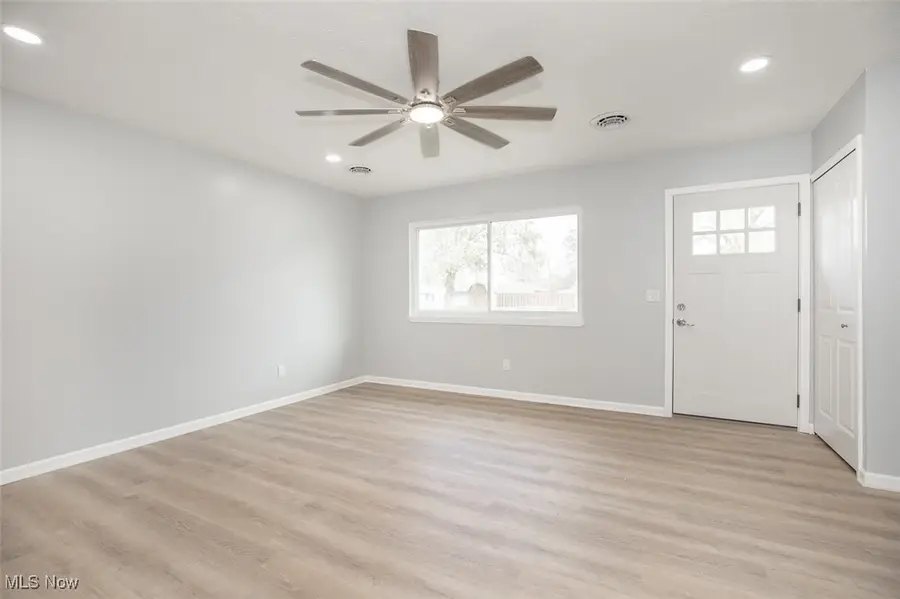 3834 Cambridge Avenue, Lorain, OH 44053 - Image #2