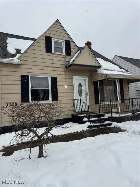 19309 Beverly Avenue, Maple Heights, OH 44137 - Image #2