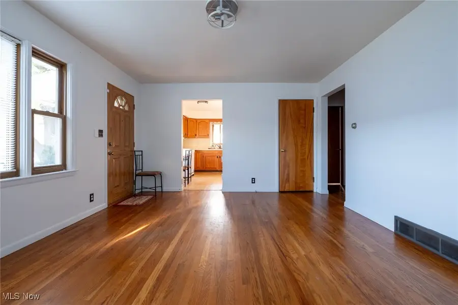 318 Charlotte Street, Bucyrus, OH 44820 - Image #2