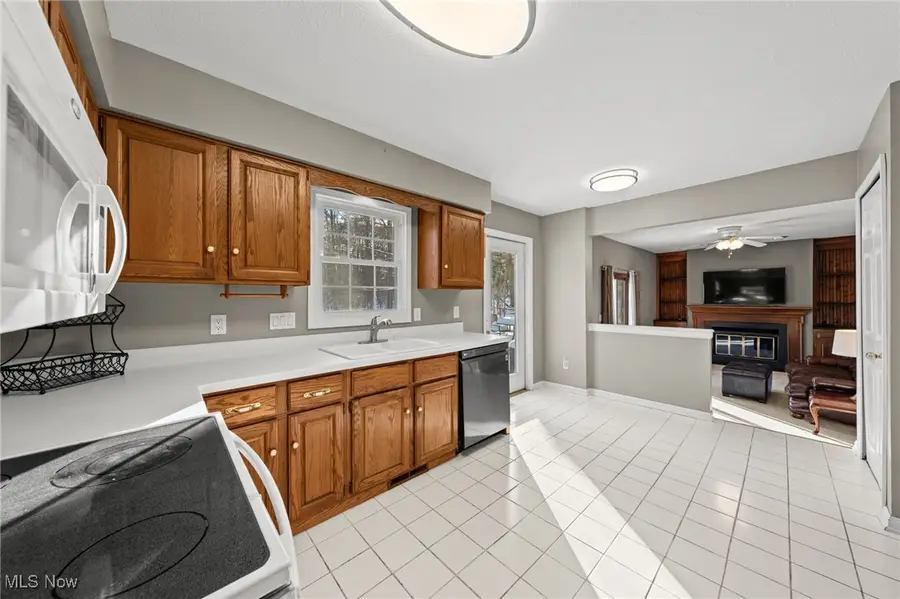 9201 Old Meadow Drive, Chagrin Falls, OH 44023 - Image #3