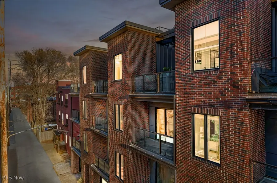 3109 Vine Court, Cleveland, OH 44113 - Image #2