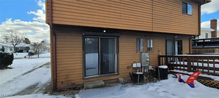 19113 Watercrest Avenue, Maple Heights, OH 44137 - Image #2