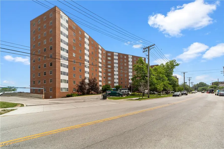 11850 Edgewater Drive #804, Lakewood, OH 44107 - Image #2