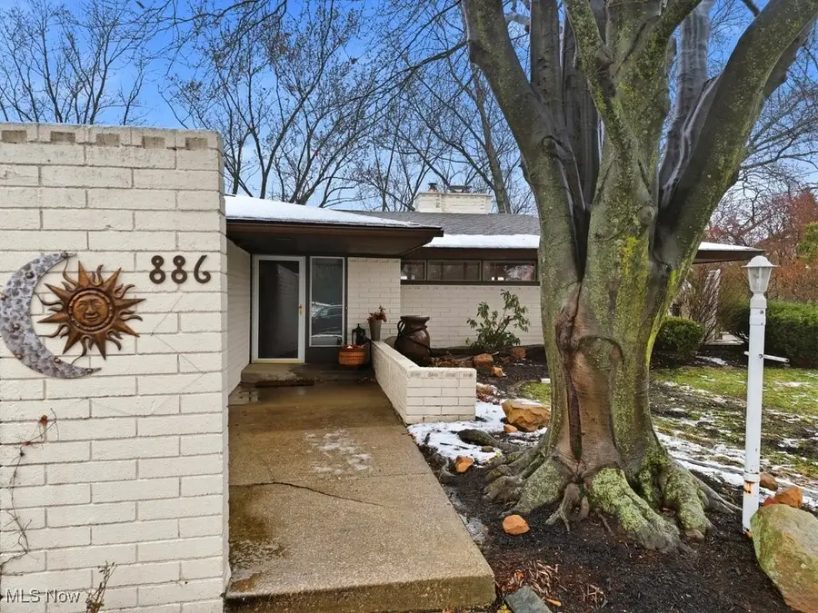 886 Walter Court, Tallmadge, OH 44278 - Image #2