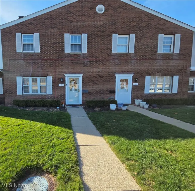3706 Addington Court, Fairview Park, OH 44126 - Image #2