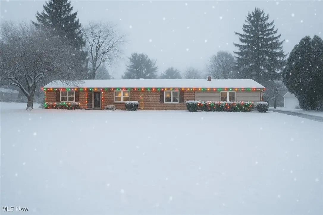 8304 Sharon Nw Avenue, North Canton, OH 44720 - Image #1