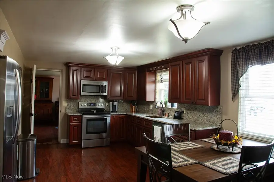 8304 Sharon Nw Avenue, North Canton, OH 44720 - Image #3