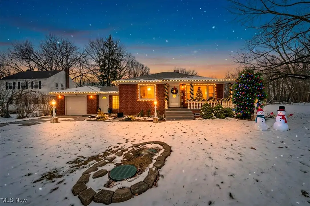 12976 W Pleasant Valley Road, Parma, OH 44130 - Image #1