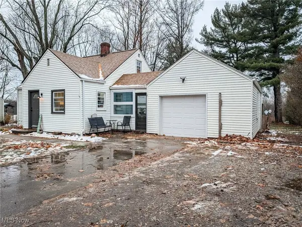 1872 Pickle Road, Akron, OH 44312