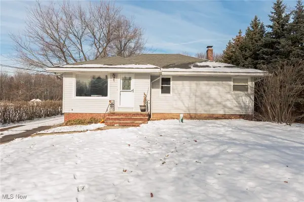 7702 W Pleasant Valley Road, Parma, OH 44130