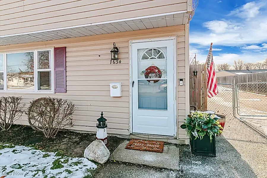 7634 Pinehurst Drive, Mentor On The Lake, OH 44060 - Image #2