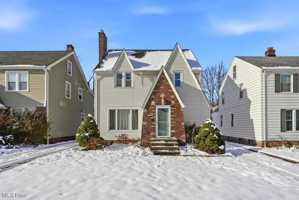 2208 Cranston Road, University Heights, OH 44118 - Image #1