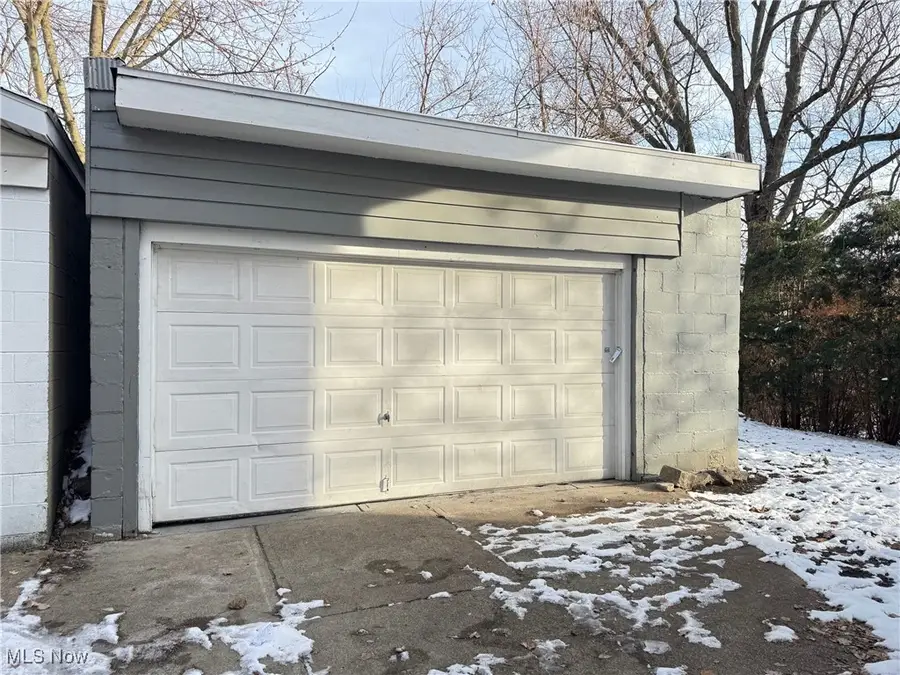 1239 Pondview Avenue, Akron, OH 44305 - Image #2