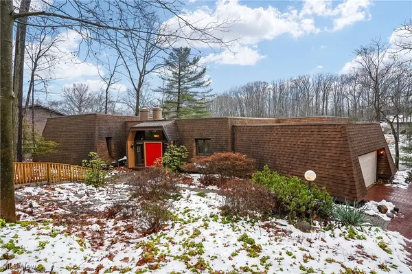 1376 Mockingbird Drive, Kent, OH 44240