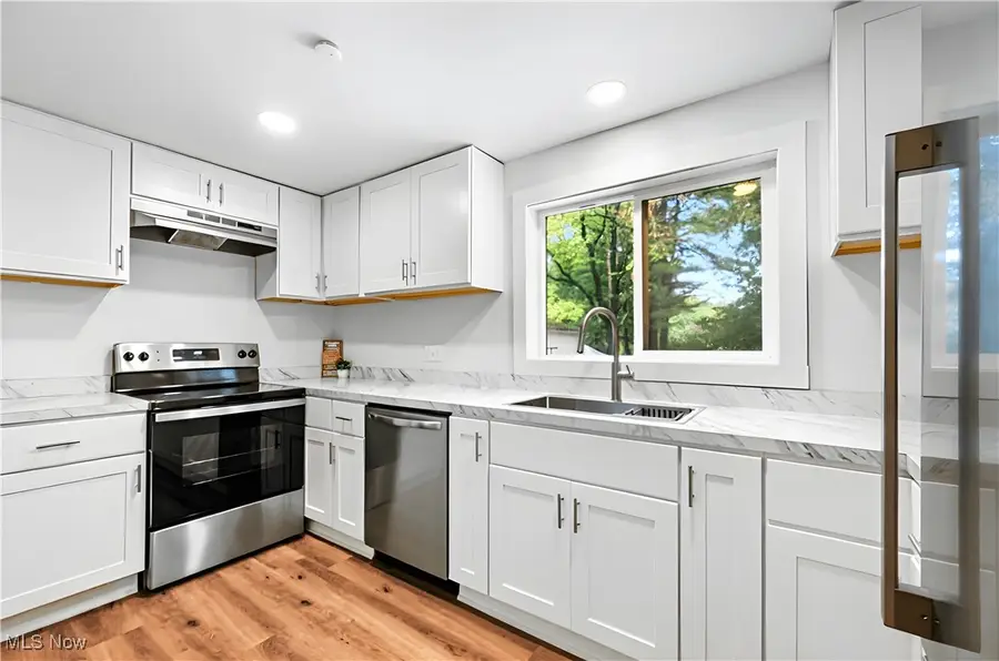 427 Kathleen Street, Akron, OH 44303 - Image #2