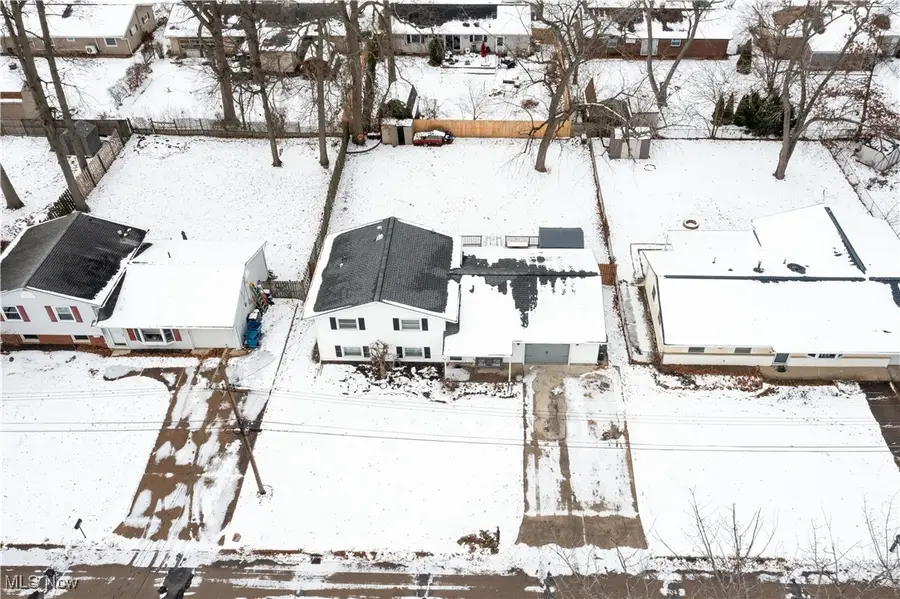 1328 Birchview Drive, Vermilion, OH 44089 - Image #2