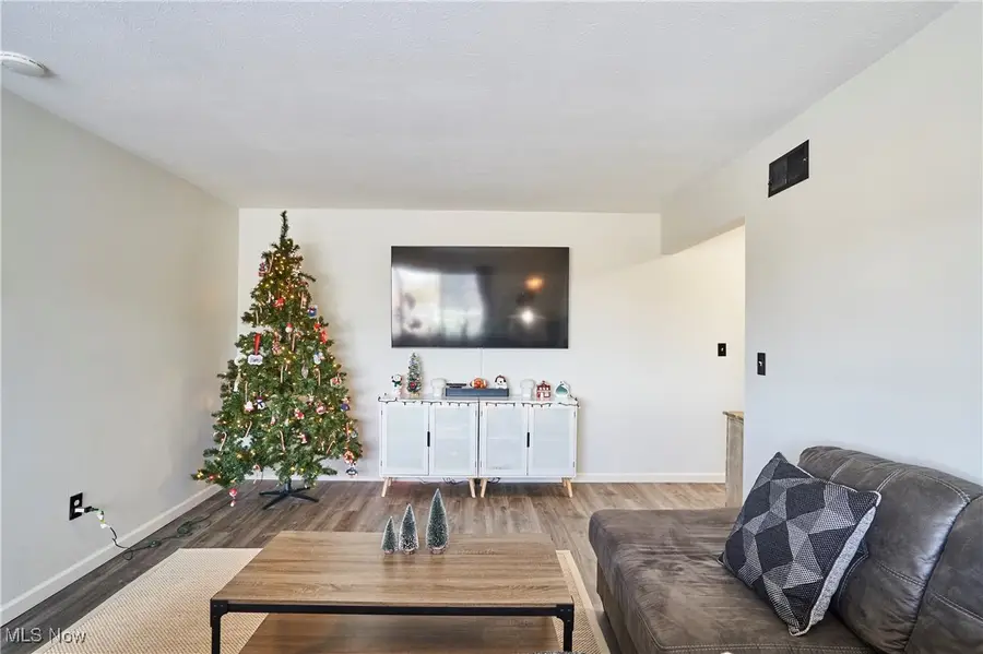 18501 Hilliard Boulevard, Rocky River, OH 44116 - Image #3