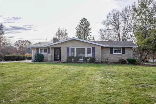 5650 Comanche Nw Street, North Canton, OH 44720