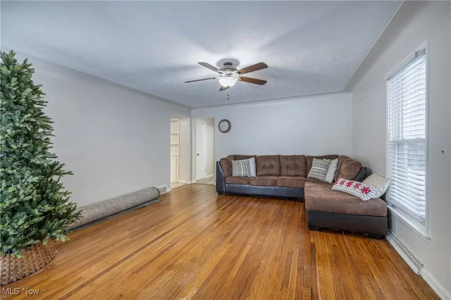 110 Talbot Drive, Bedford, OH 44146 - Image #3