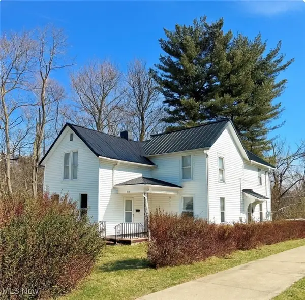 438 N 10th Street, Coshocton, OH 43812