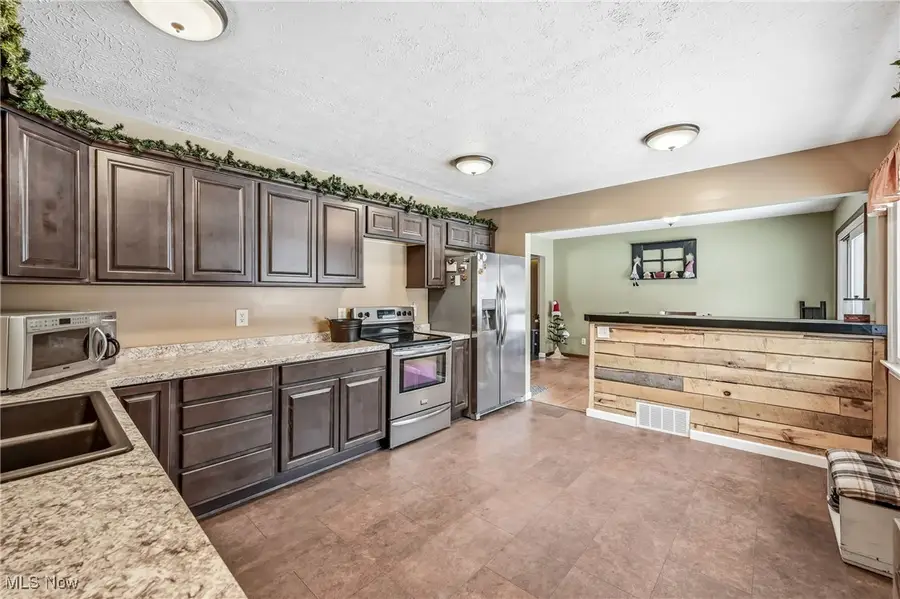 5871 Everett Hull, Fowler, OH 44418 - Image #2