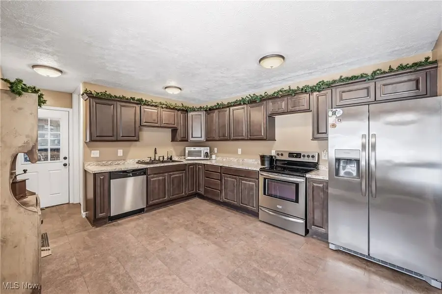 5871 Everett Hull, Fowler, OH 44418 - Image #3