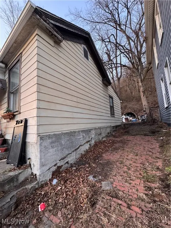 836 Main Street, Bridgeport, OH 43912 - #2