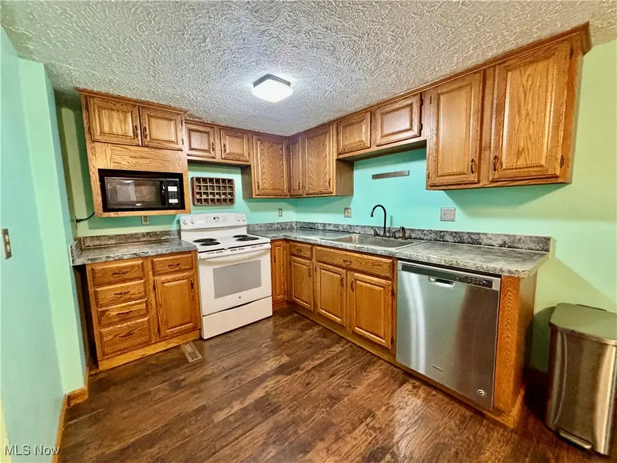 53 S Lake Street, Madison, OH 44057 - Image #2
