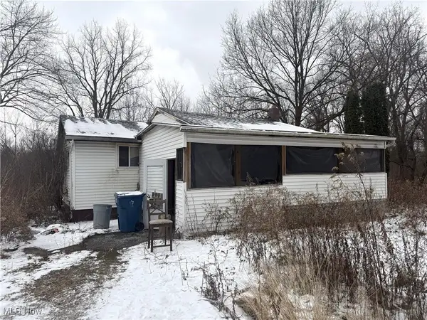 2194 Regina Road, Akron, OH 44320