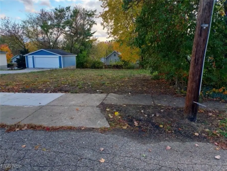 1076 Belleview Avenue, Barberton, OH 44203 - Image #2