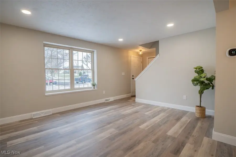 2798 E Celeste View Drive, Stow, OH 44224 - Image #2